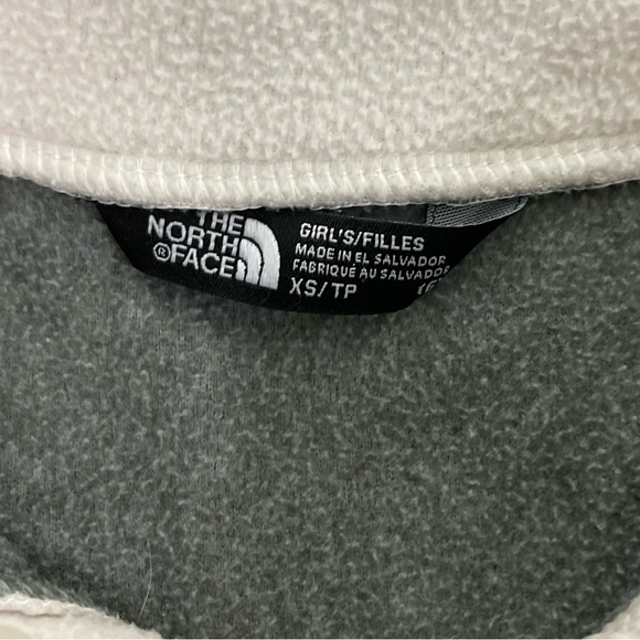 The North Face Girls’ Glacier ¼ Snap - Picture 4 of 8